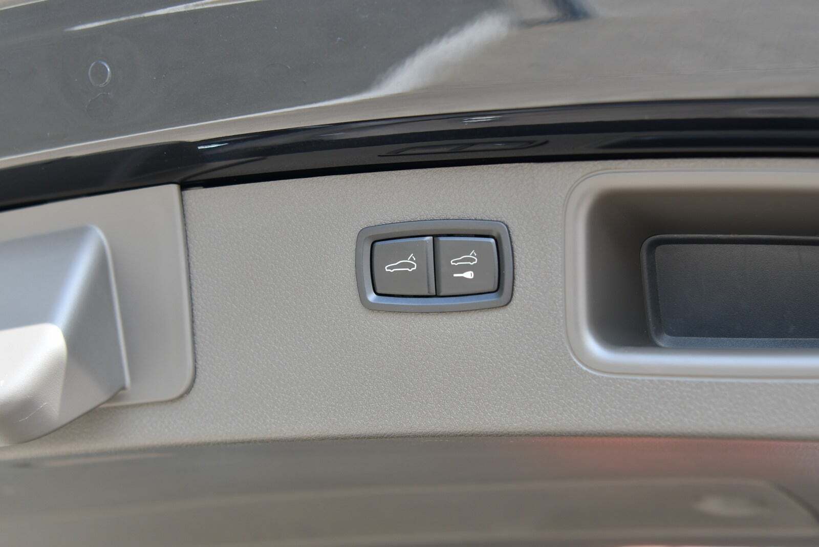 Sort Porsche Macan Turbo fra 2015