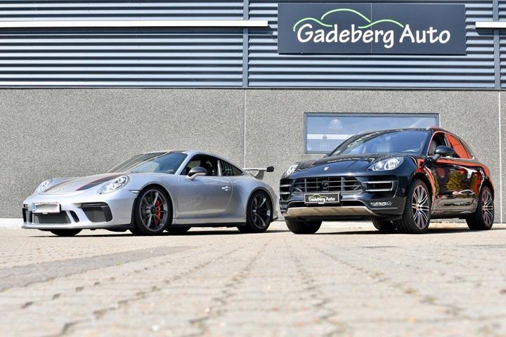 Sort Porsche Macan Turbo fra 2015