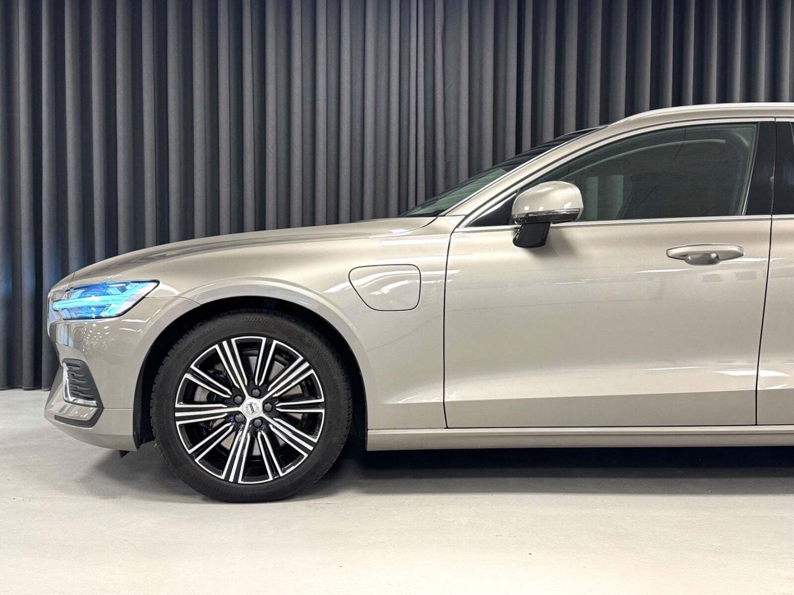 Sølv Volvo V60 fra 2021