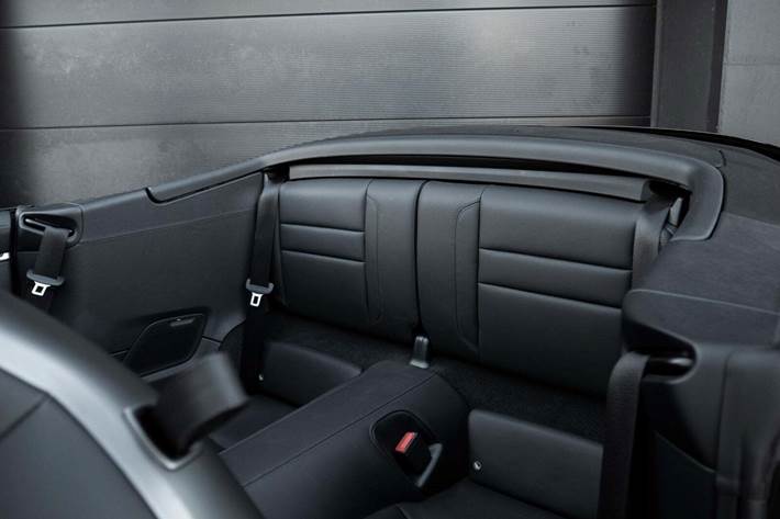 Sort Porsche 911 Carrera 4S fra 2019 set indefra