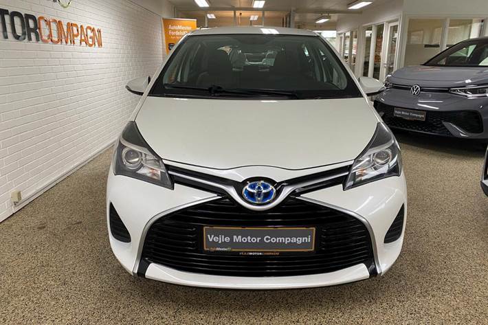 Hvid Toyota Yaris fra 2015