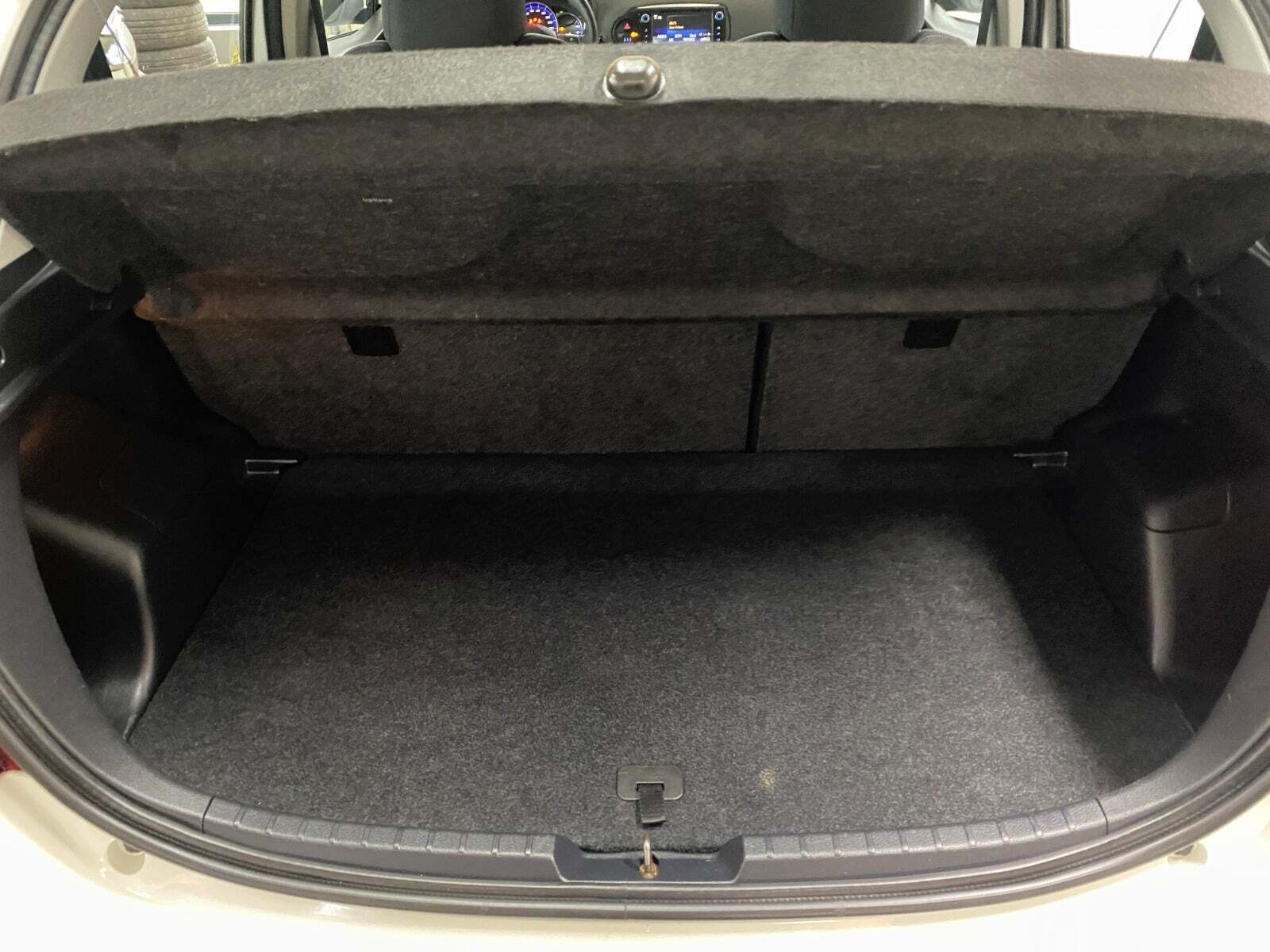 Hvid Toyota Yaris fra 2015