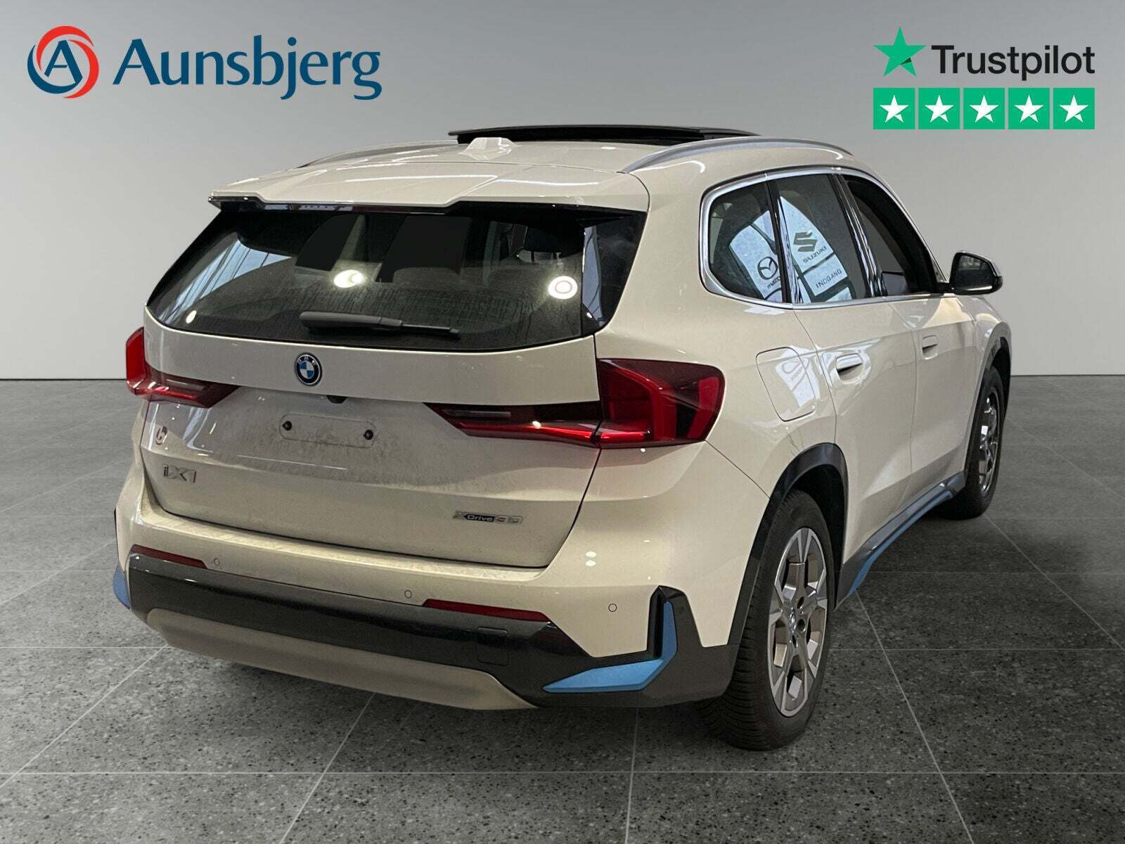 BMW iX1 xDrive30 X-Line