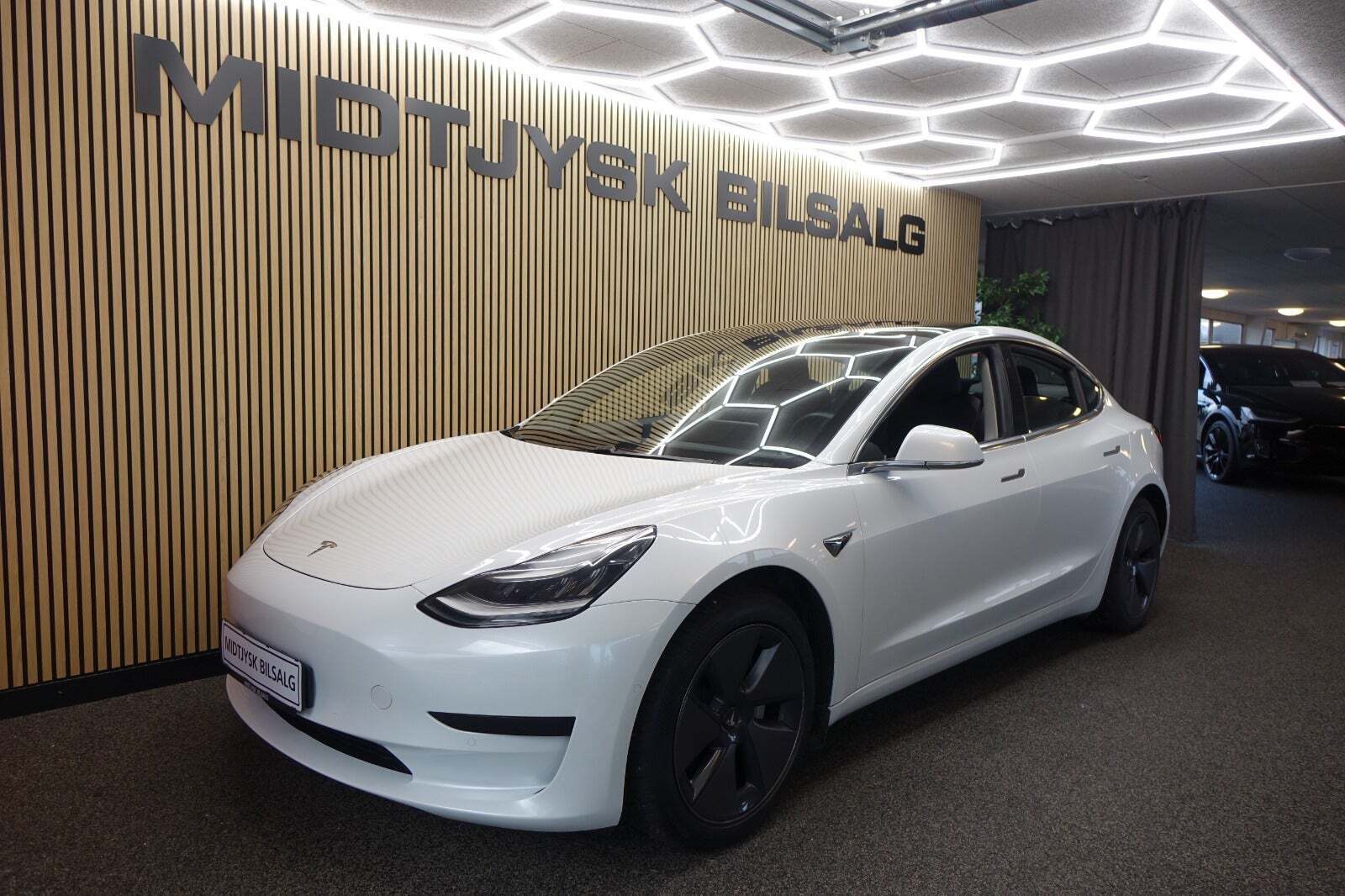 Tesla Model 3 Standard Range+ RWD