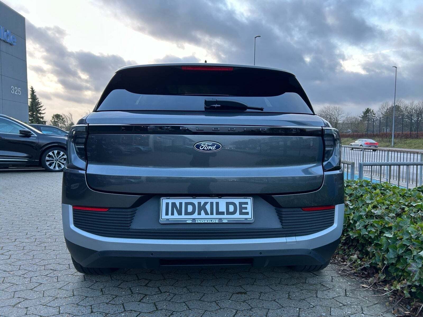 Ford Explorer 82 Premium Extended Range