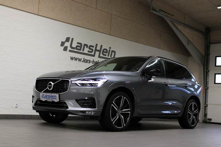 Grå Volvo XC60 fra 2020 set udefra