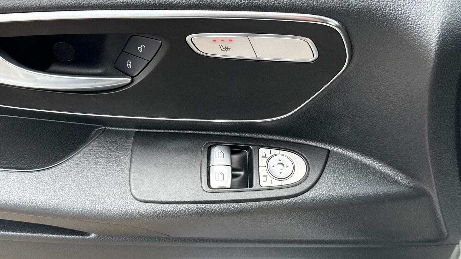 Hvid Mercedes Vito 114 fra 2023