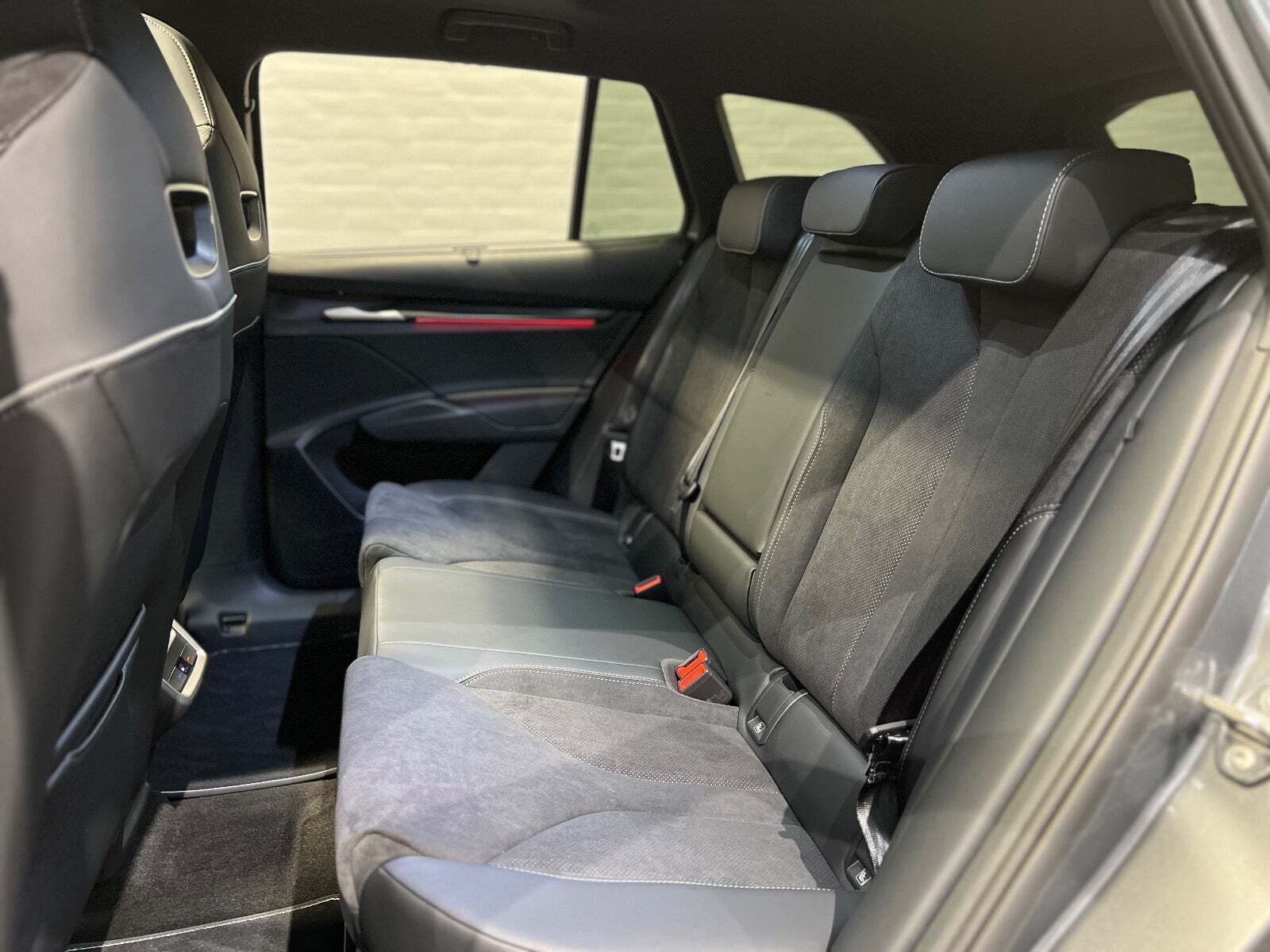 Grå Skoda Enyaq fra 2026