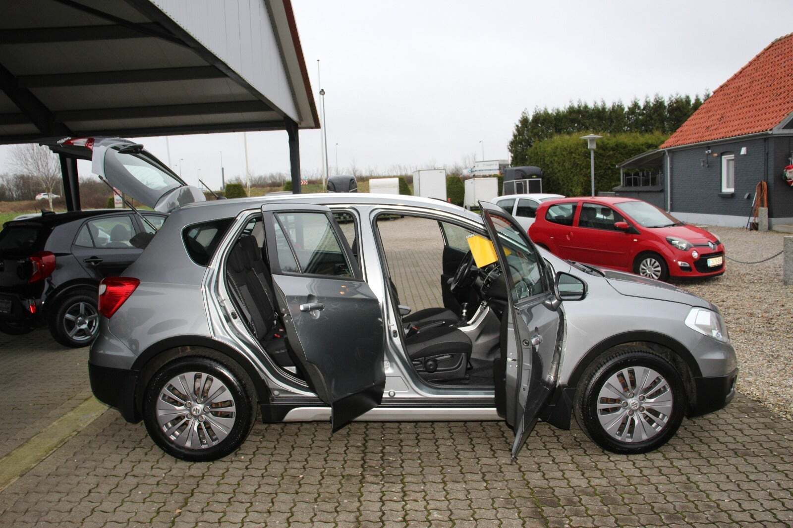 Grå Suzuki S-Cross fra 2014