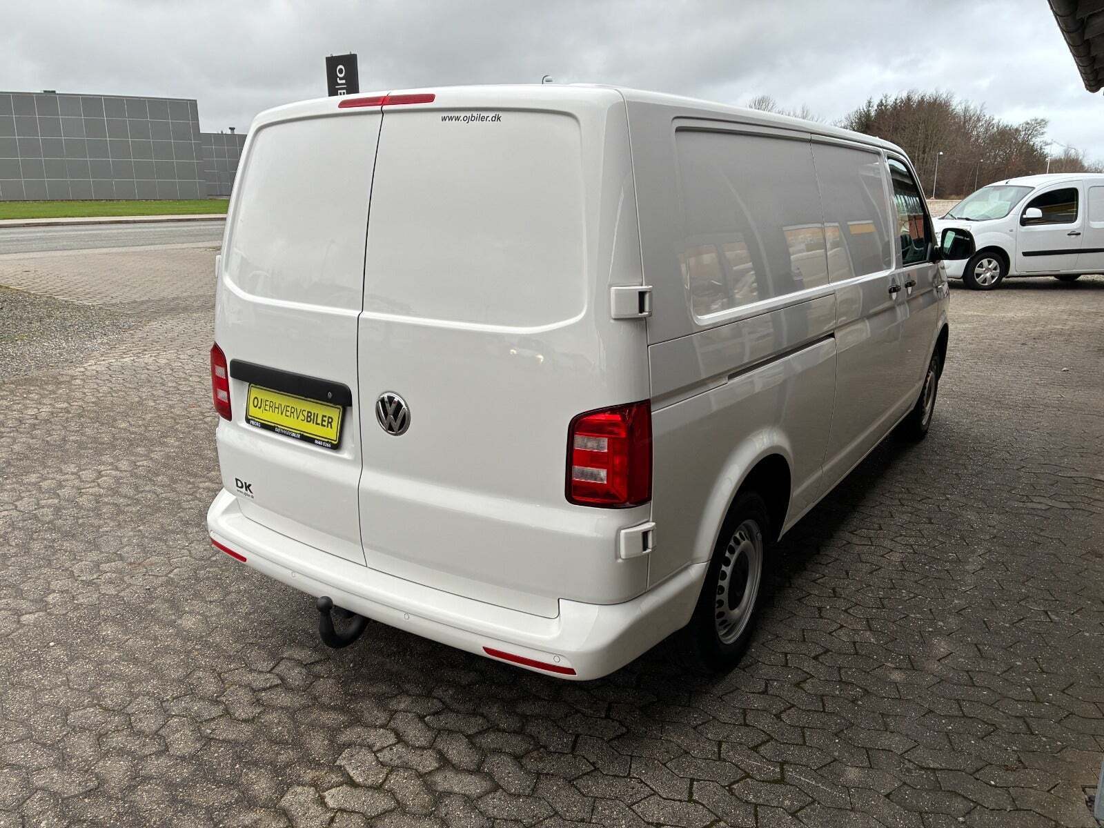 VW Transporter 2,0 TDi 102 Kassevogn lang