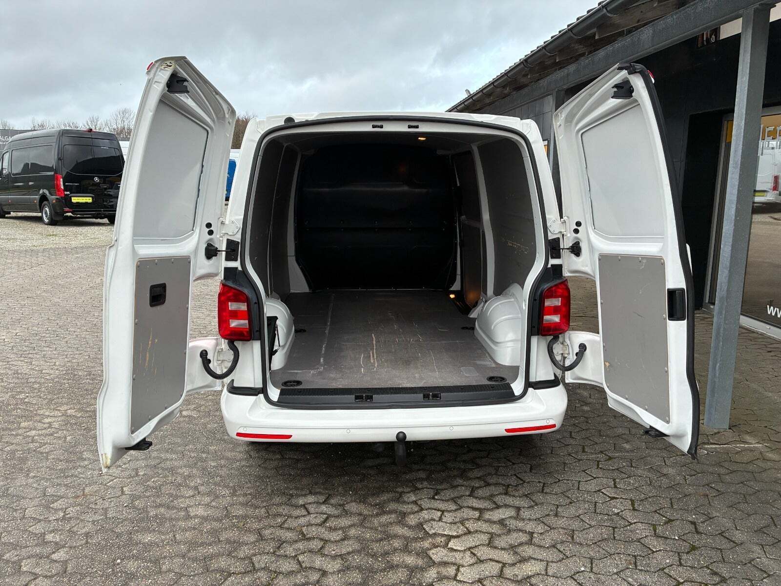 Hvid VW Transporter fra 2018