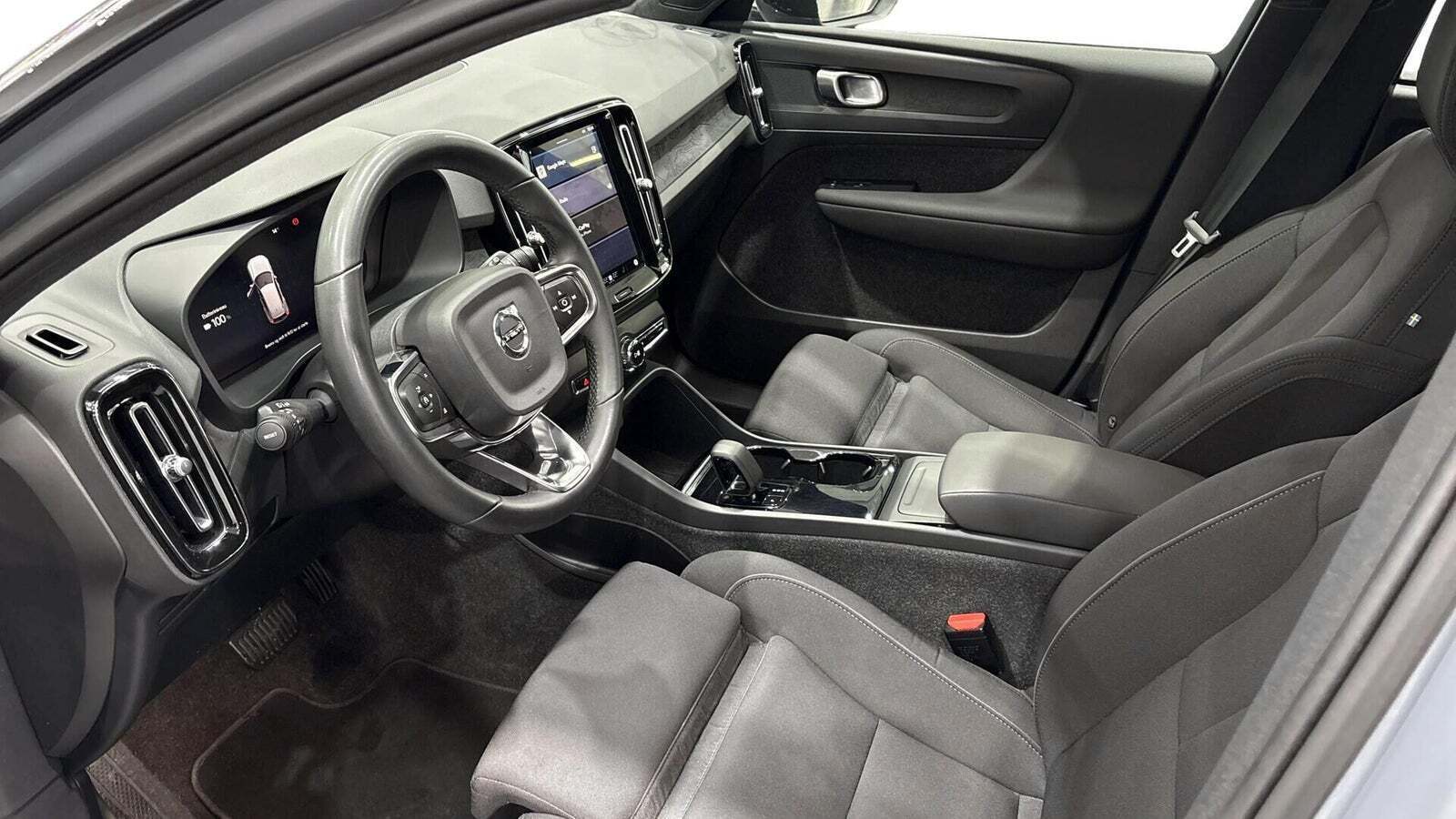 Volvo XC40 P6 ReCharge Core