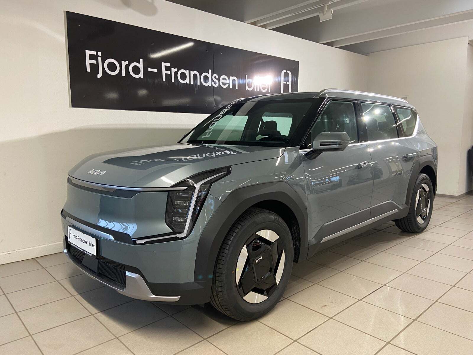 Kia EV9 76 Standard Range Upgrade RWD 7prs