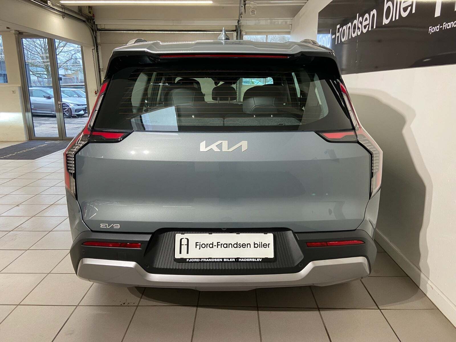 Kia EV9 76 Standard Range Upgrade RWD 7prs