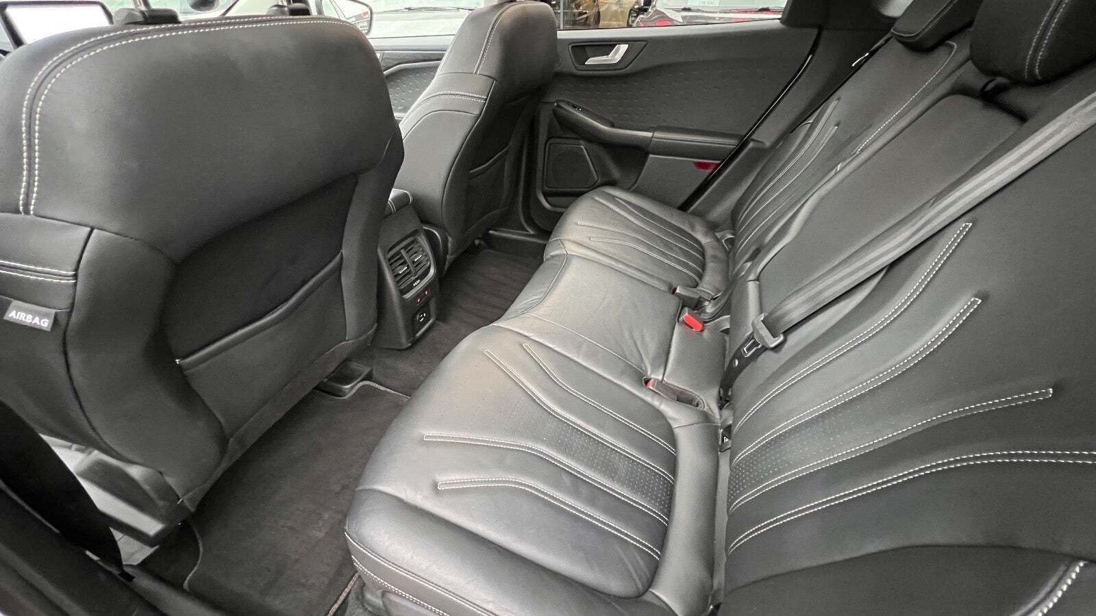 Hvid Ford Kuga fra 2020