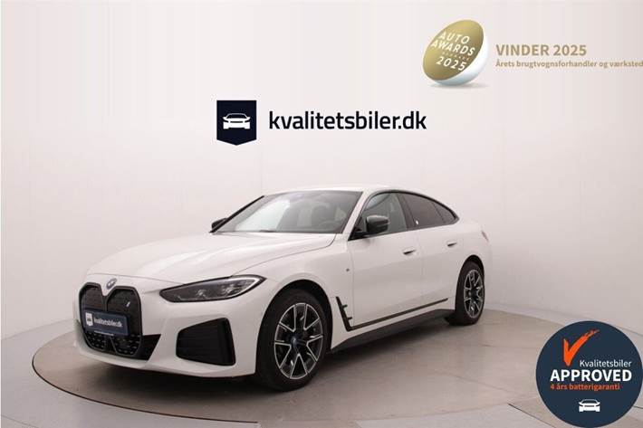 Hvid BMW i4 fra 2023 set udefra