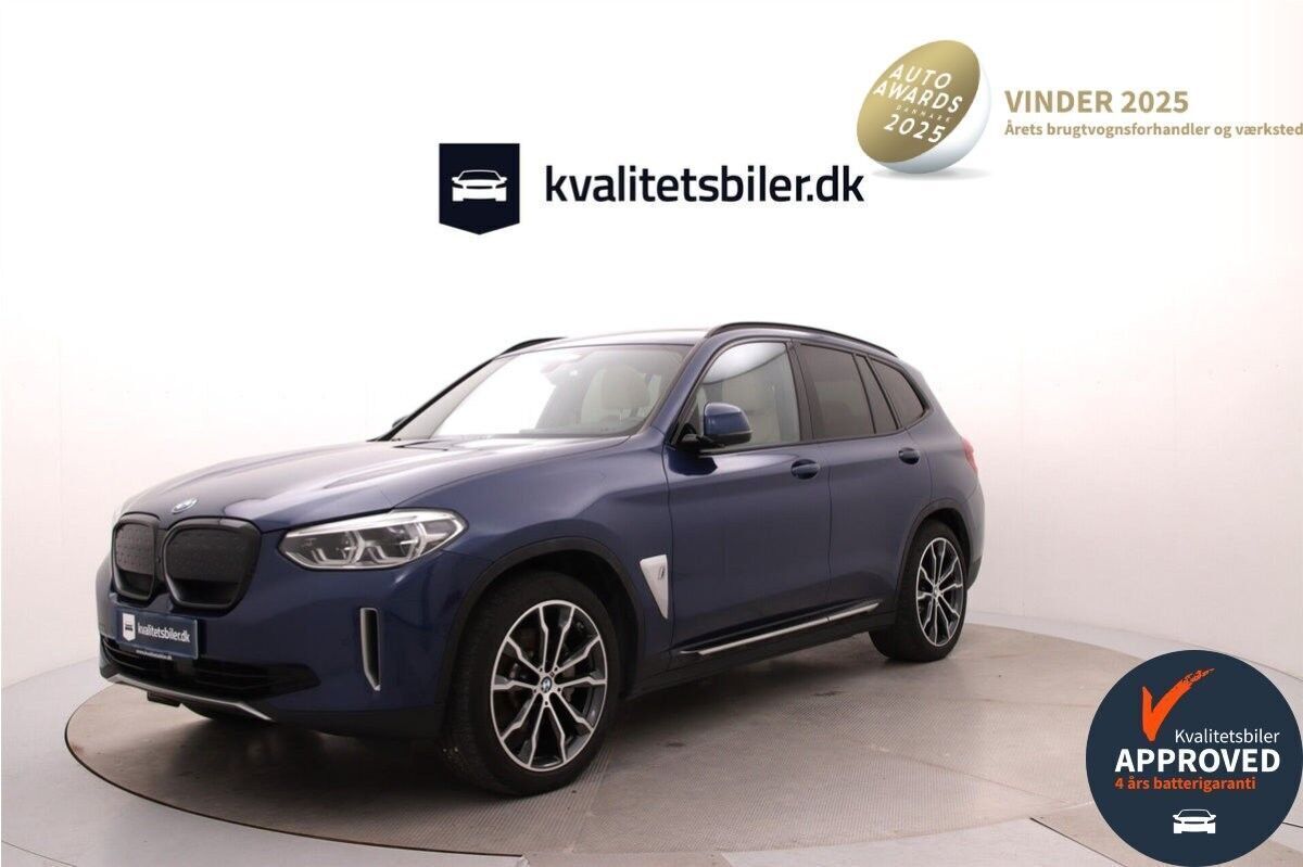 Blå BMW iX3 fra 2021