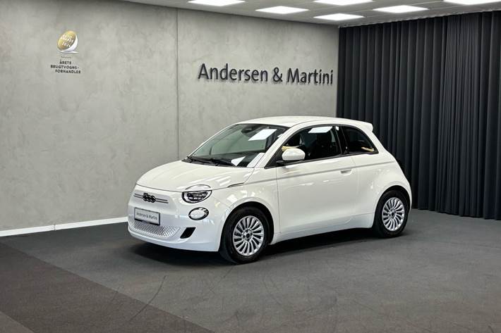 Hvid Fiat 500e fra 2023