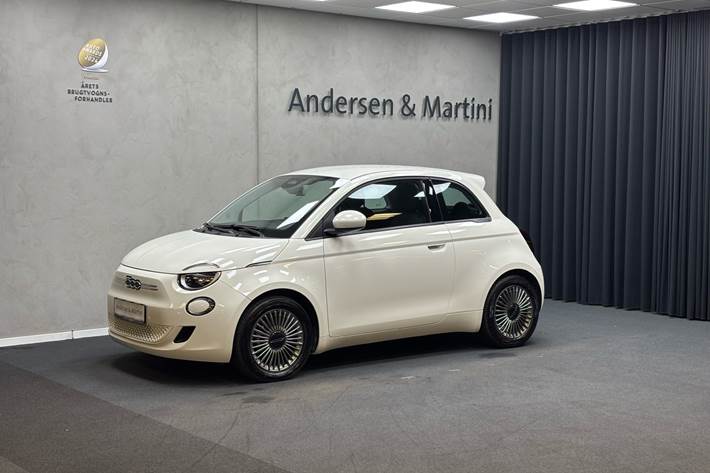 Hvid Fiat 500e fra 2023