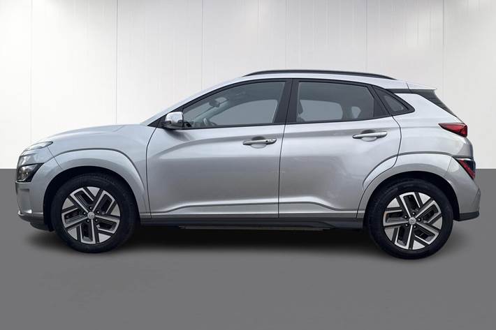 Sølv Hyundai Kona fra 2022