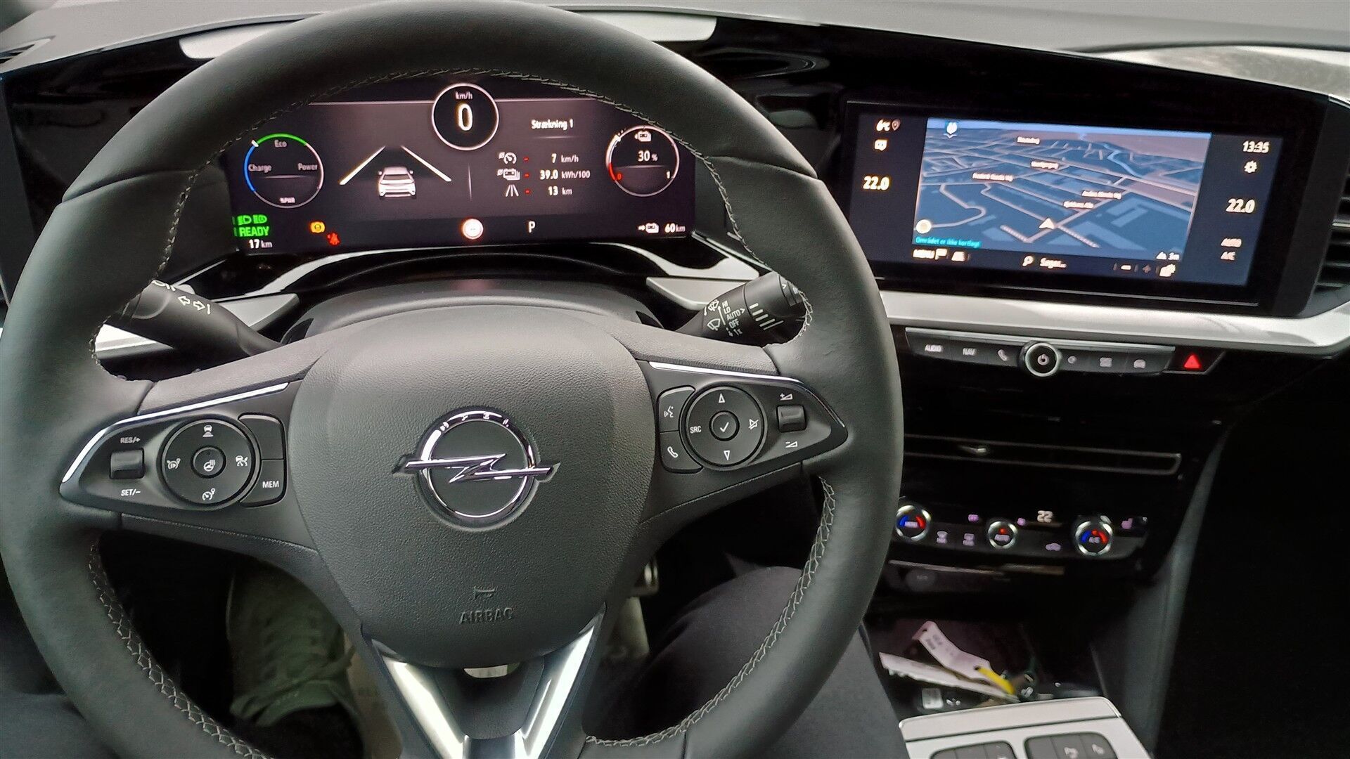 Sort Opel Mokka-e fra 2023