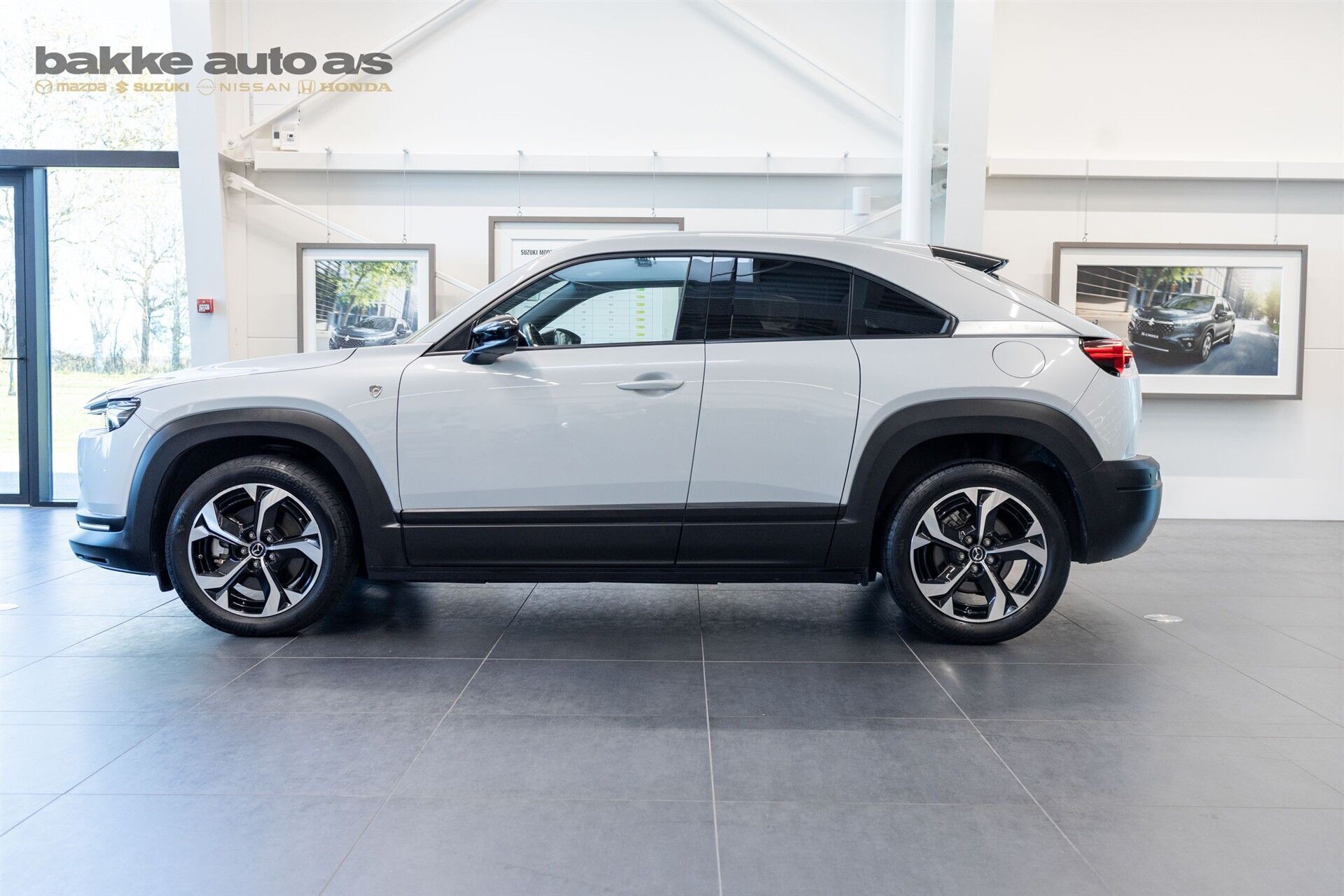 Mazda MX-30 0,8 e-Skyactiv R-EV  Plugin-hybrid Makoto 170HK 5d Trinl. Gear