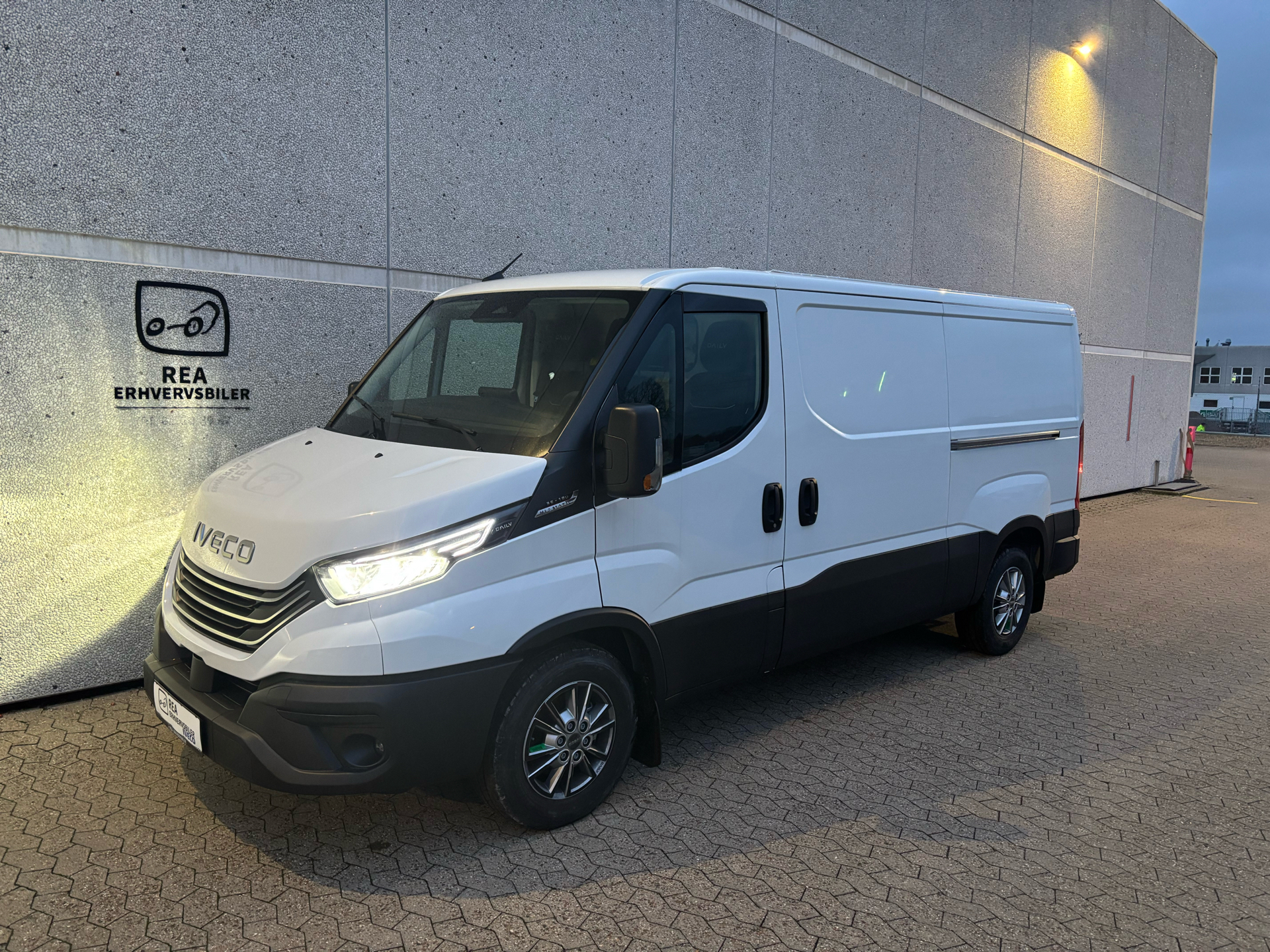 Iveco Daily 3,0 35S18 9m3 D 180HK Van 8g Aut.
