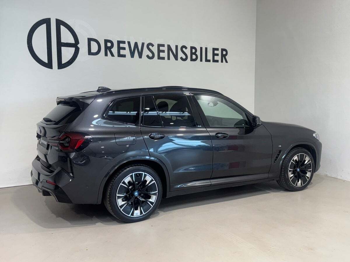 BMW iX3 Charged Plus M-Sport