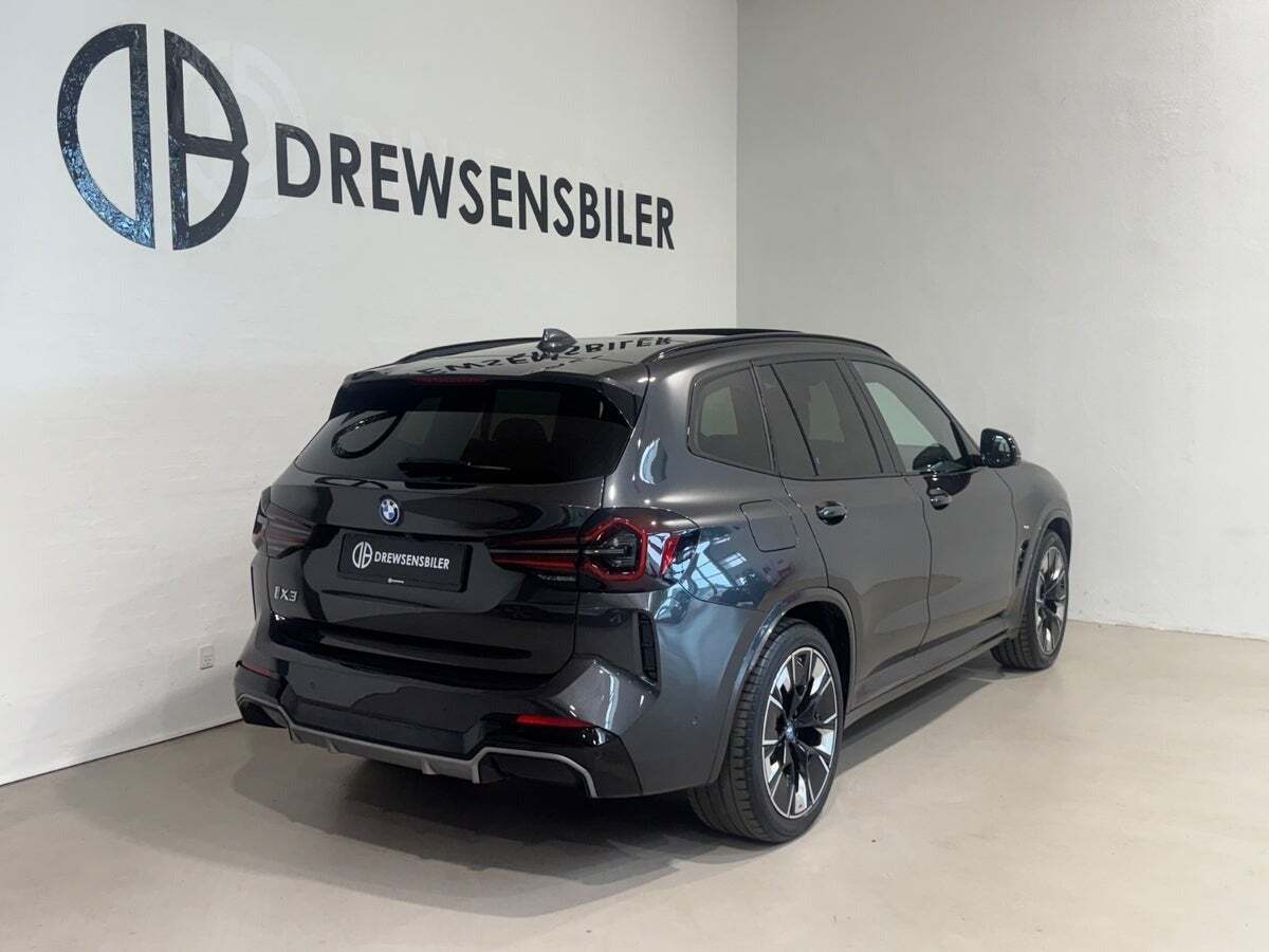 BMW iX3 Charged Plus M-Sport