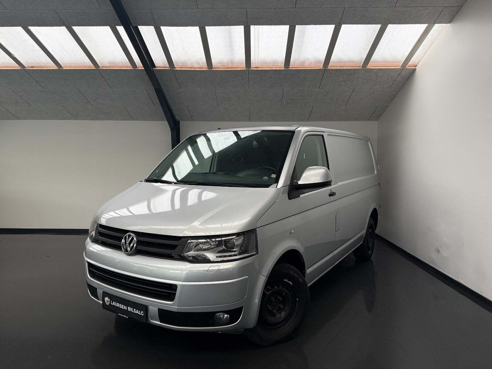 VW Transporter 2,0 TDi 140 Kassevogn DSG kort