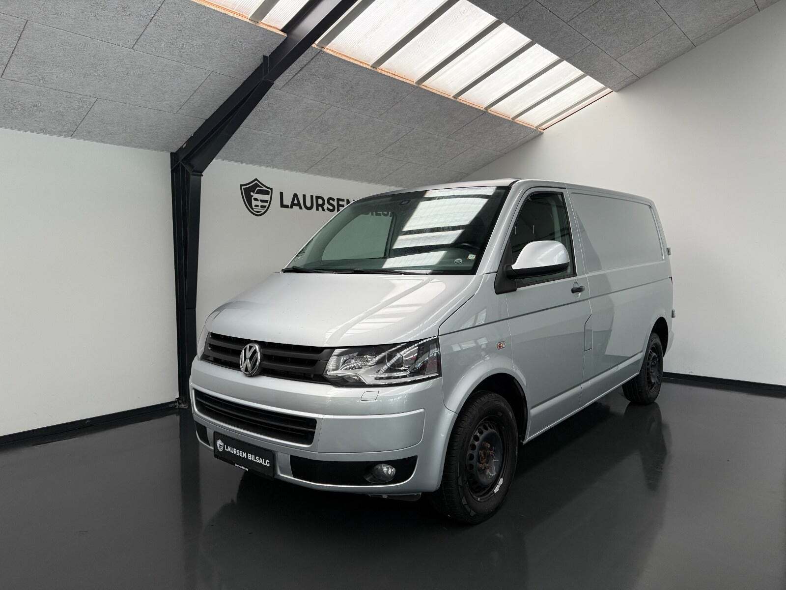 VW Transporter 2,0 TDi 140 Kassevogn DSG kort