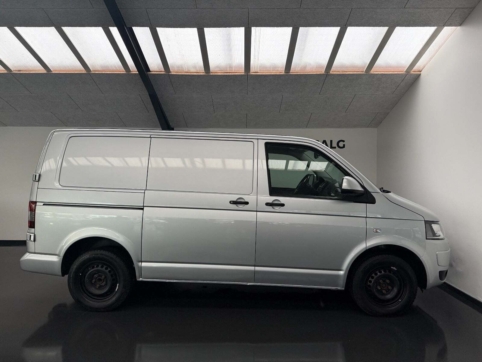 VW Transporter 2,0 TDi 140 Kassevogn DSG kort