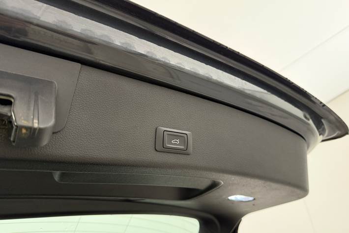 Grå Audi e-tron fra 2020