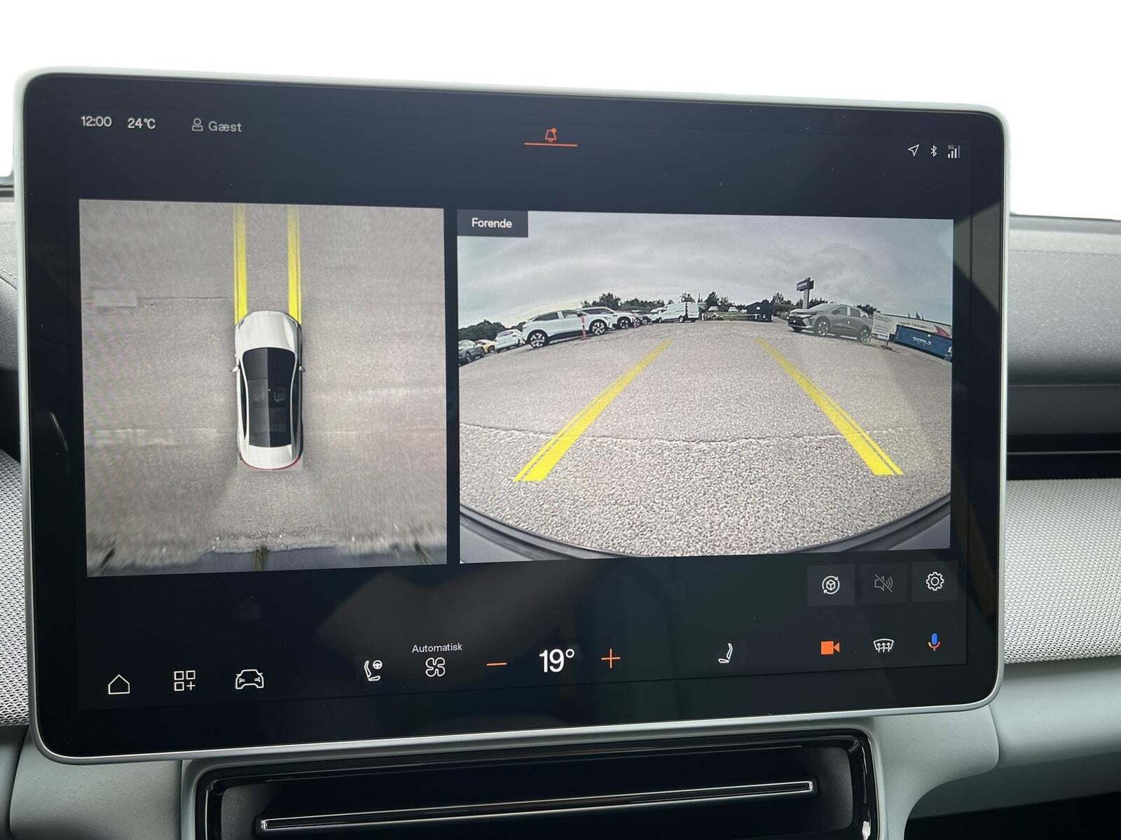 Hvid Polestar 4 fra 2024