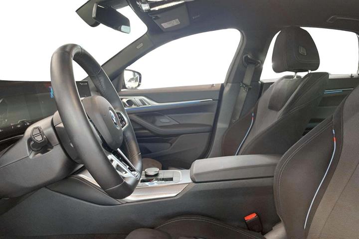 Sort BMW i4 fra 2025