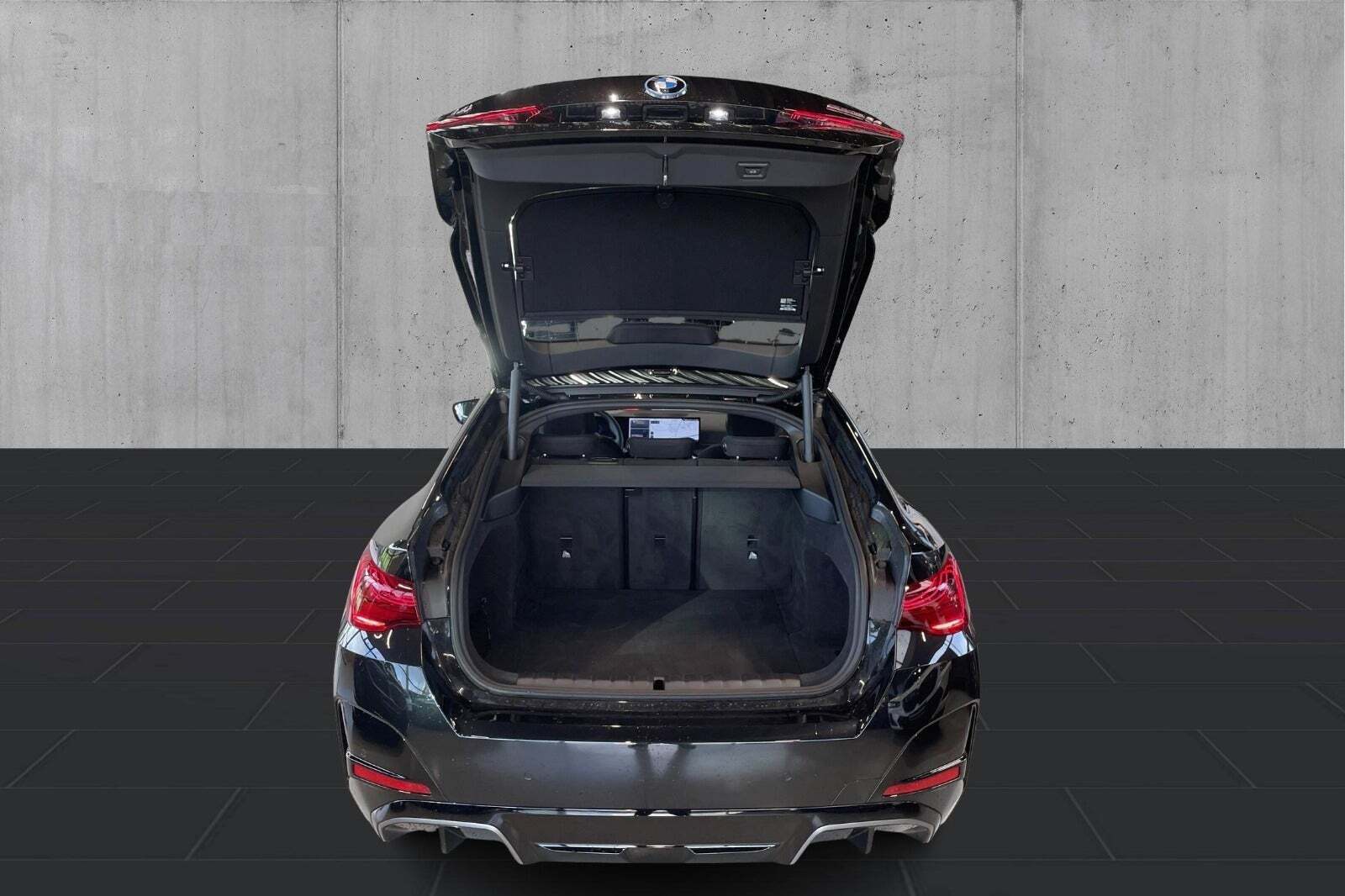 Sort BMW i4 fra 2025