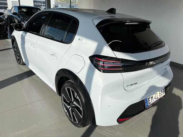Peugeot e-208 54 GT Pack