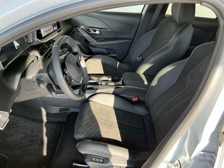 Peugeot e-208 54 GT Pack