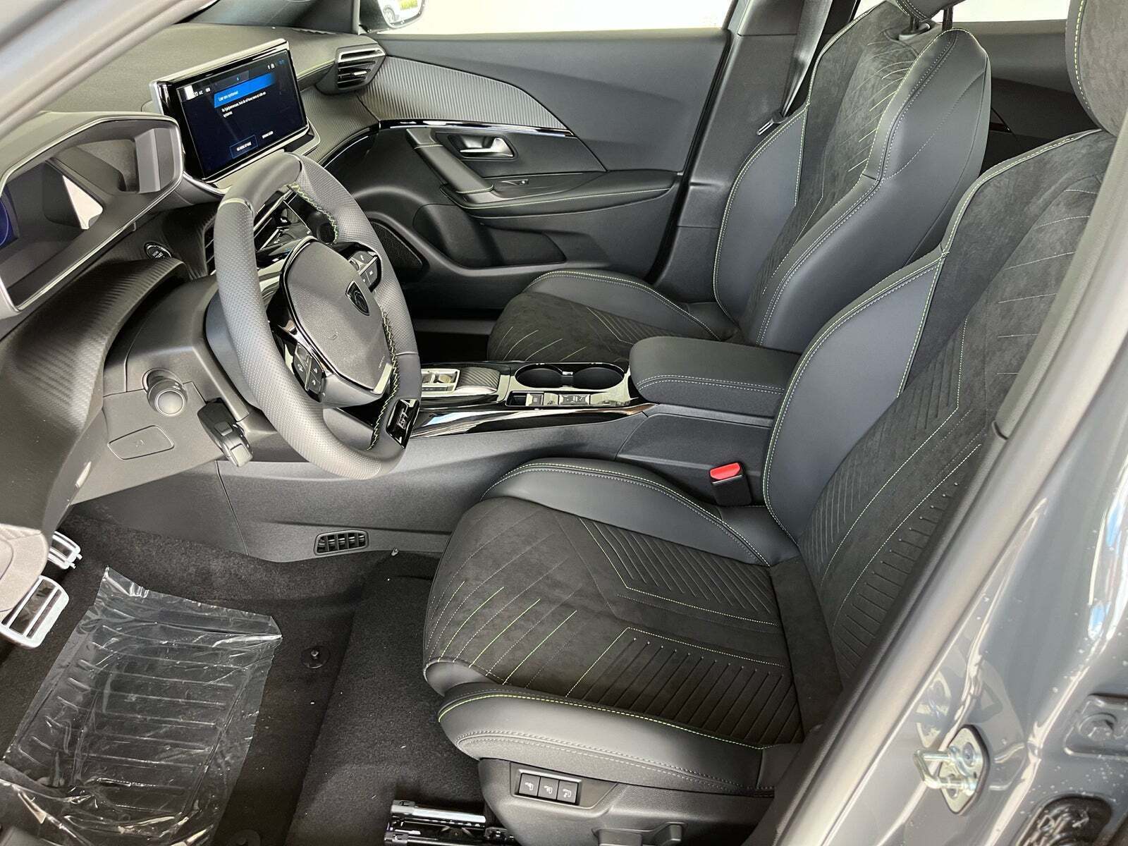 Peugeot e-2008 54 GT