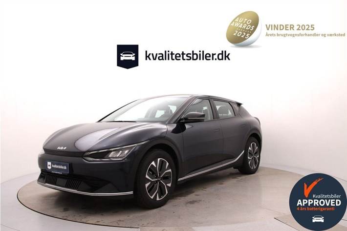 Blå Kia EV6 fra 2024 set udefra