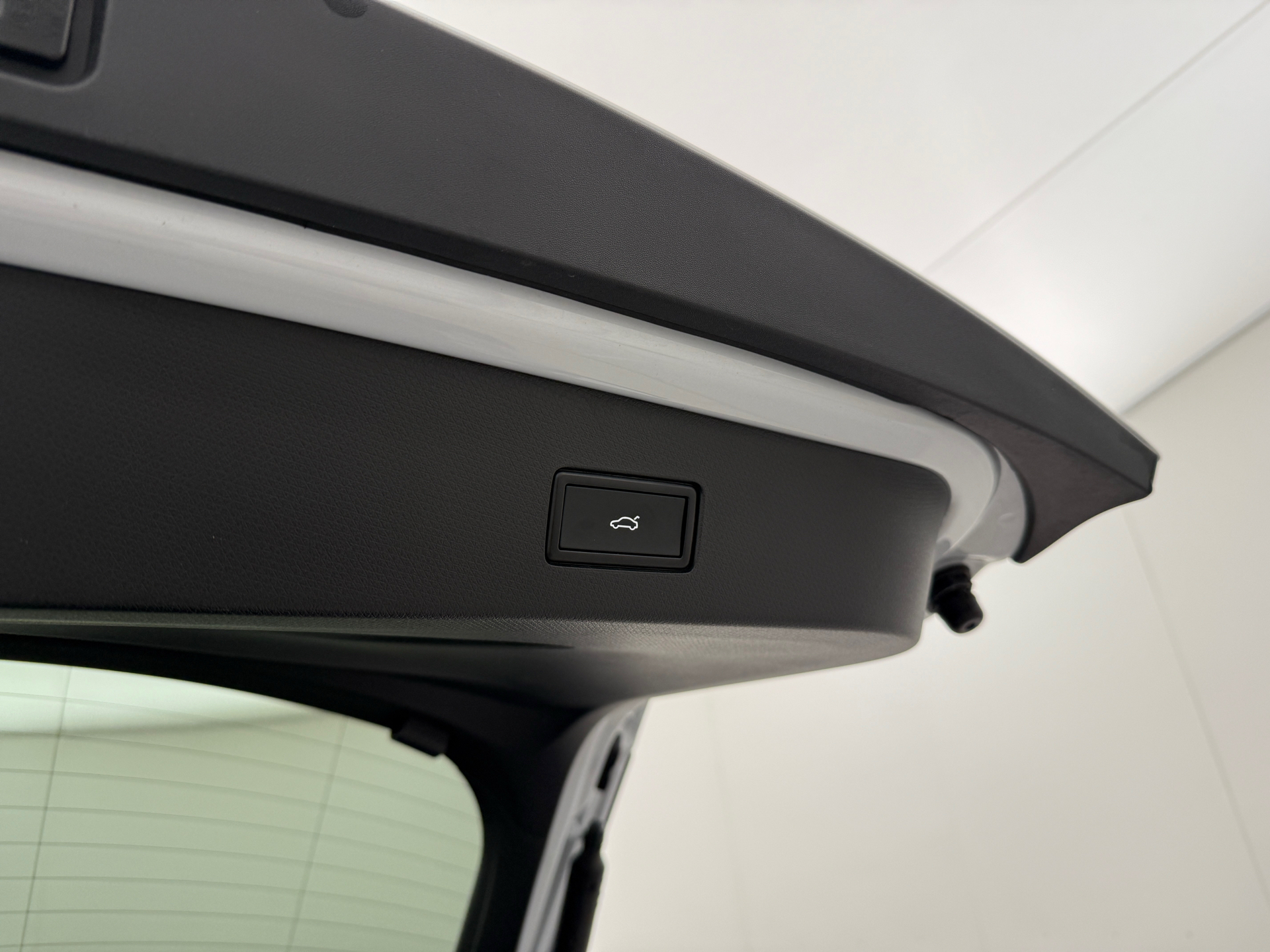 Sølv Cupra Tavascan fra 2024