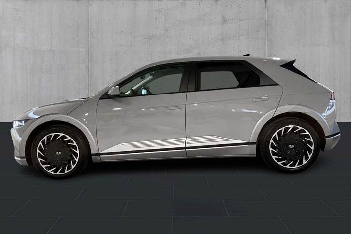 Grå Hyundai Ioniq 5 fra 2024