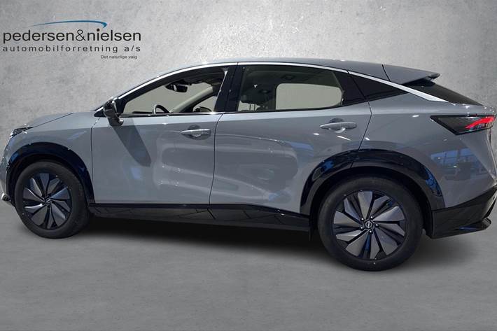 Grå Nissan Ariya fra 2024