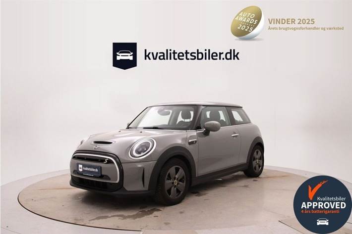 Grå Mini Cooper fra 2022 set udefra