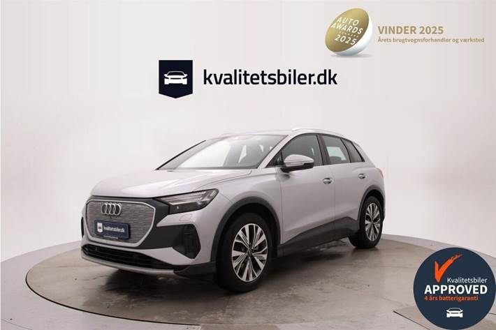 Sølv Audi Q4 fra 2023 set udefra