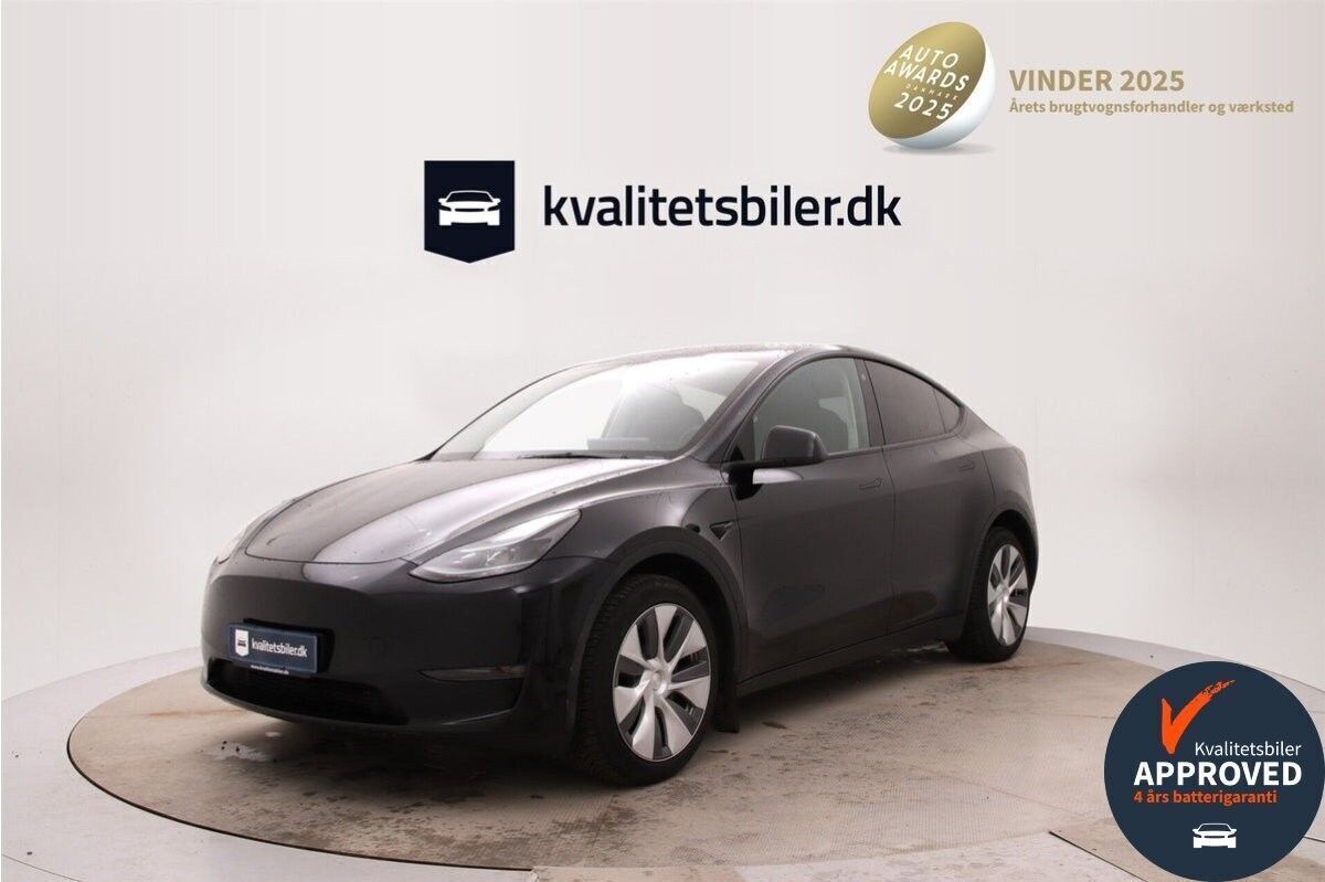 Sort Tesla Model Y fra 2022