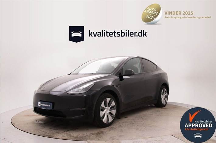 Sort Tesla Model Y fra 2022
