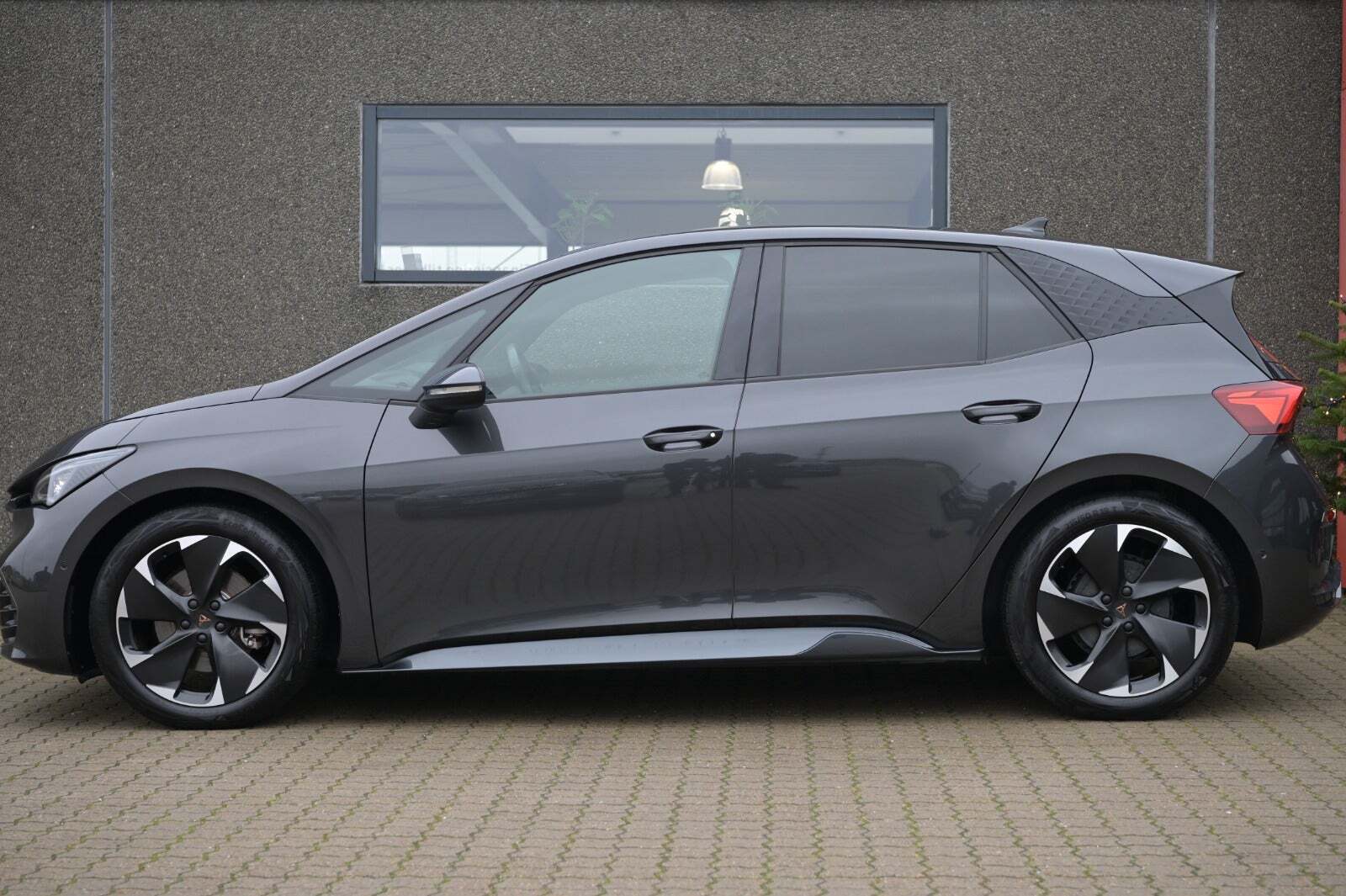 Grå Cupra Born fra 2022