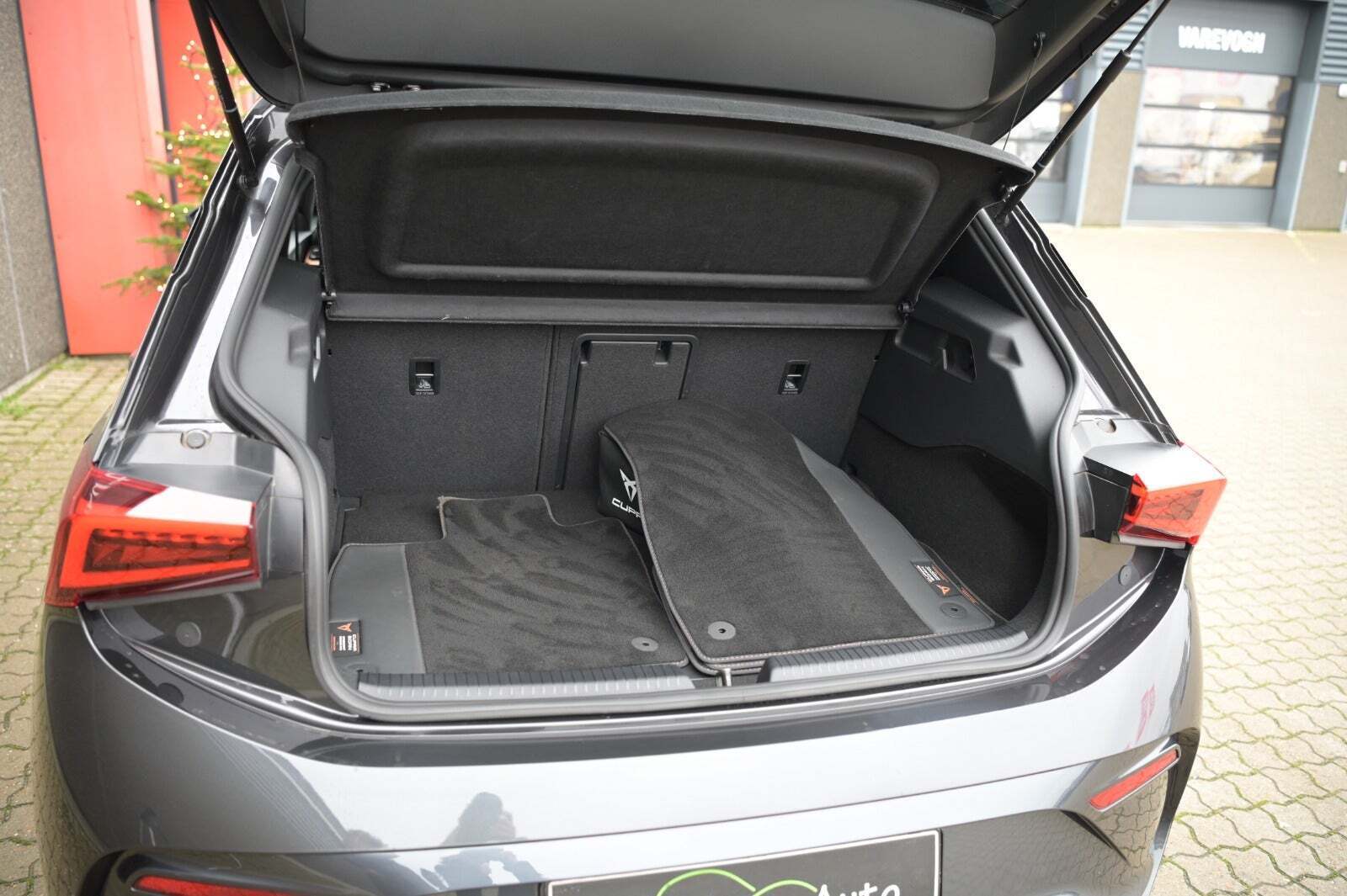 Grå Cupra Born fra 2022