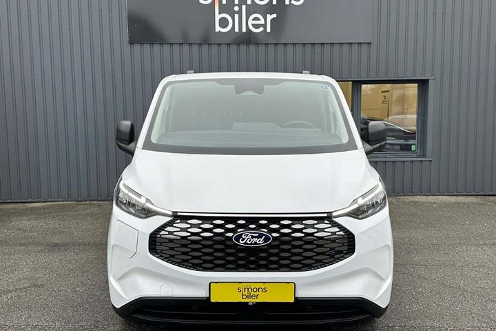 Hvid Ford E-Transit Custom 320 L2 fra 2025 set udefra